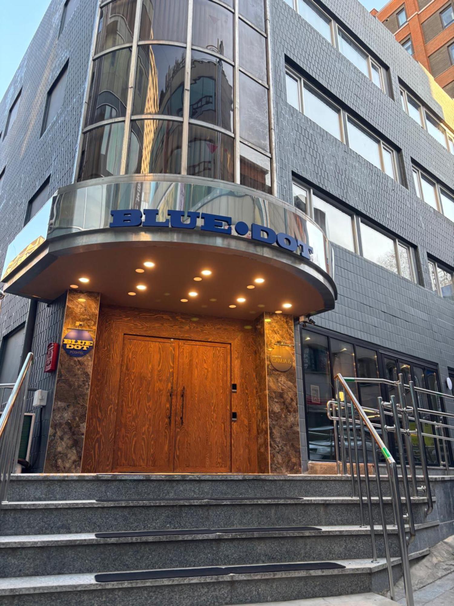 Bluedot Poshtel Asrama