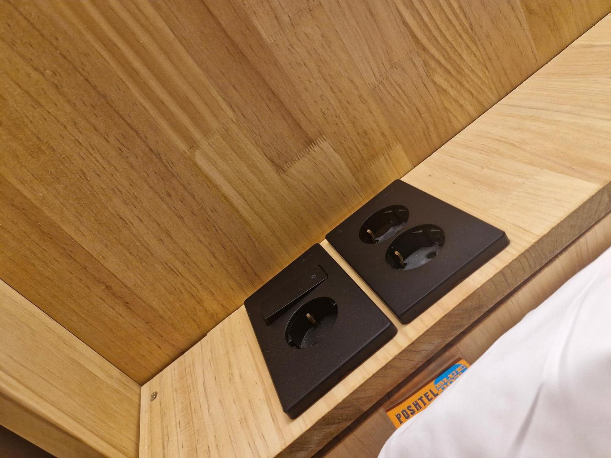 Asrama Bluedot Poshtel