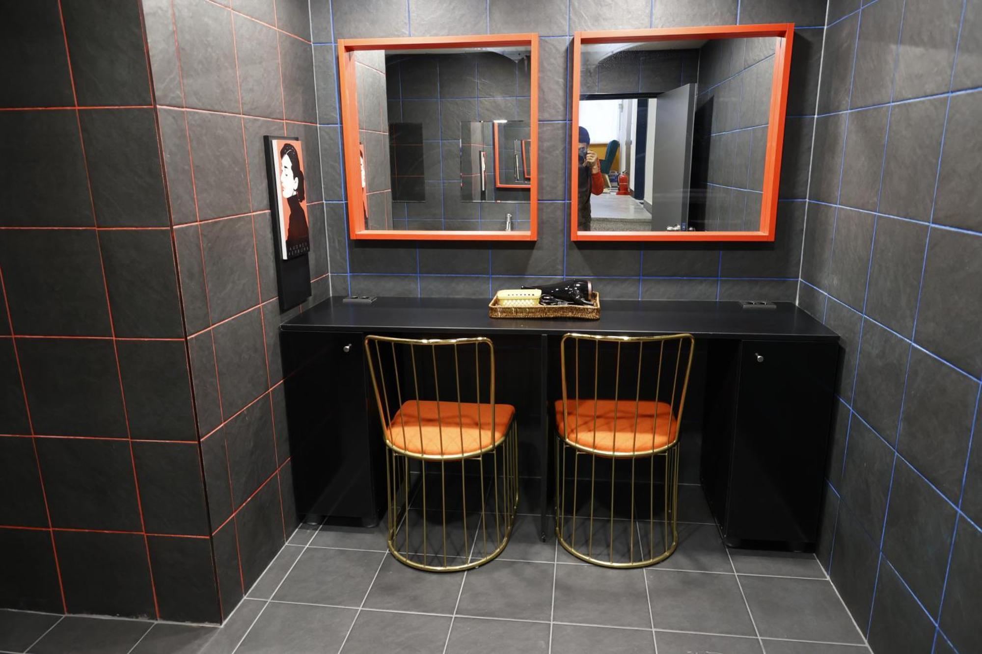 Asrama Bluedot Poshtel